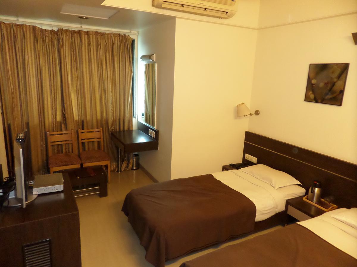 Hotel Aura 2*