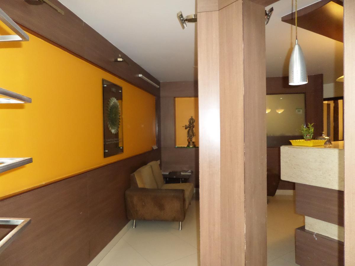 Hotel Aura 2*