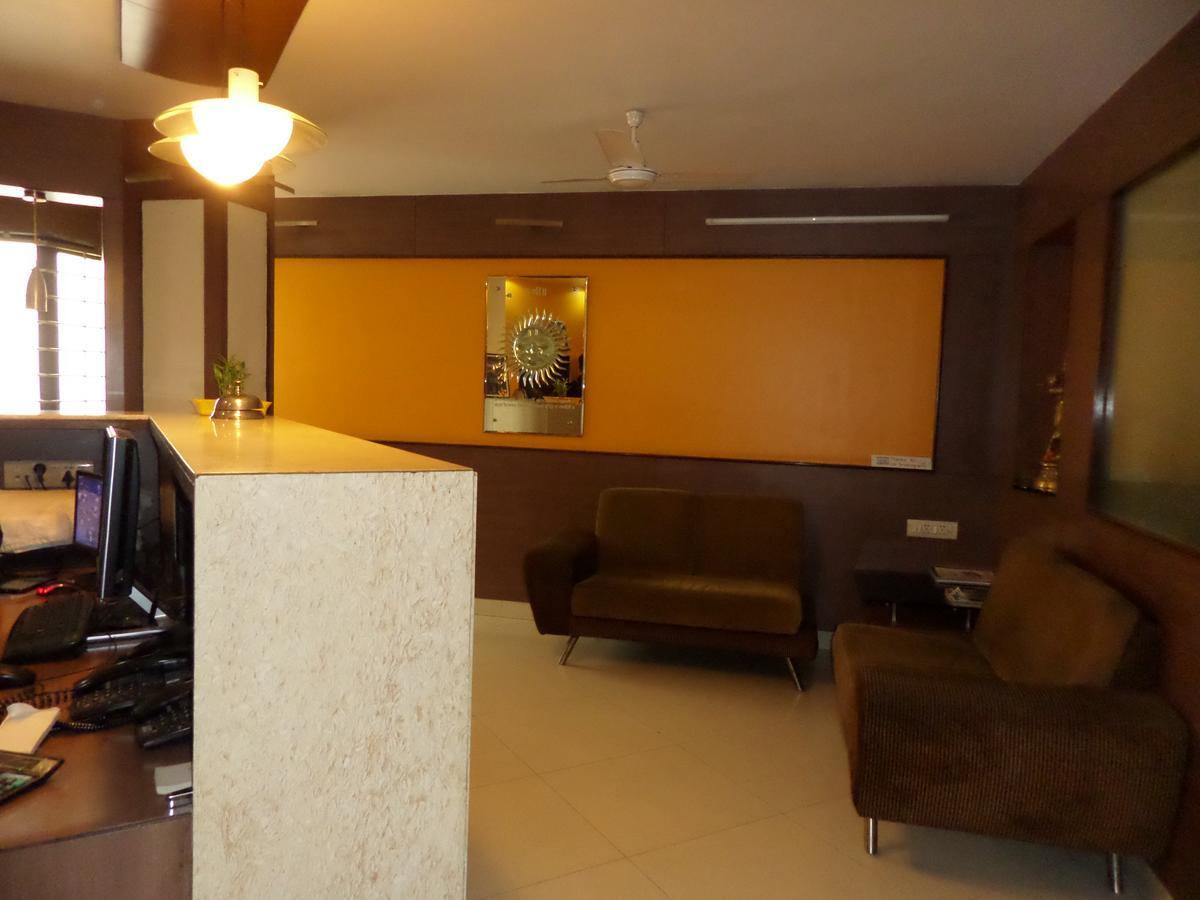 Hotel Aura 2*