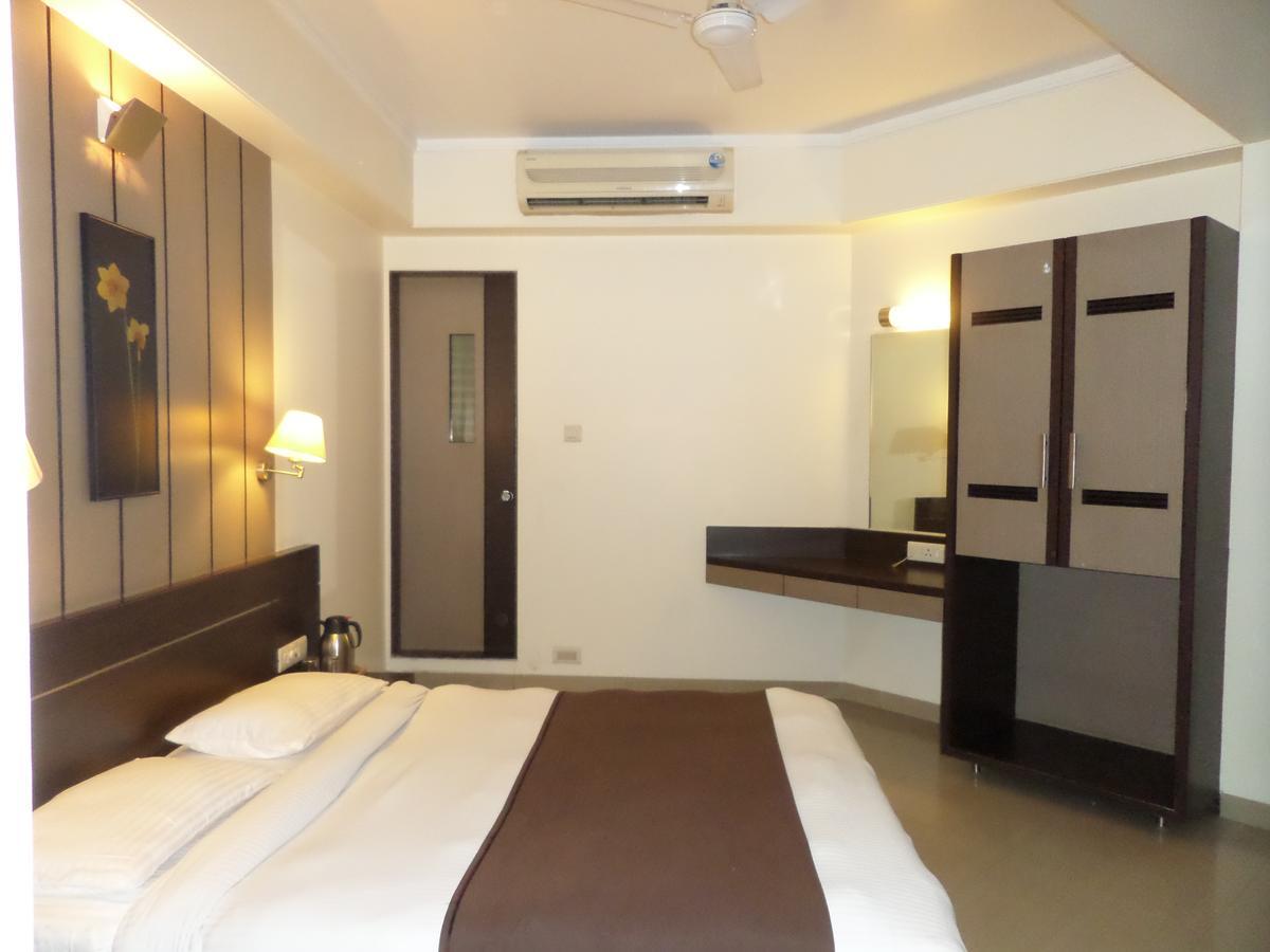 Aura 2* Pune