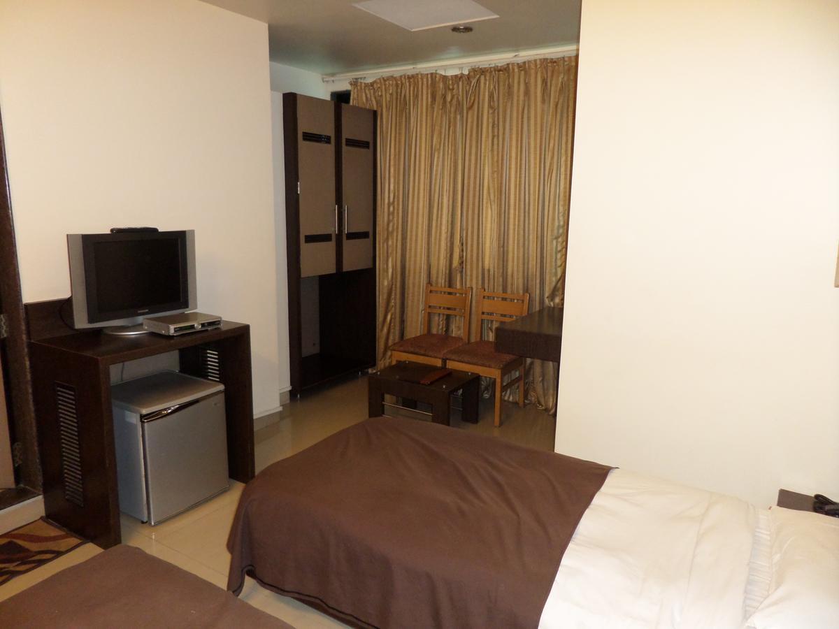 Aura 2* Pune